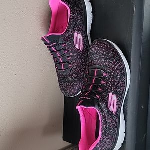 Skechers slip on shoes